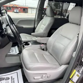 2015 Toyota Sienna XLE 8-Passenger