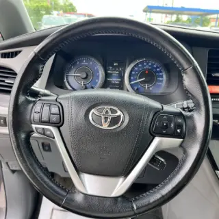 2015 Toyota Sienna XLE 8-Passenger