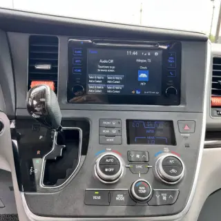 2015 Toyota Sienna XLE 8-Passenger