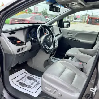 2015 Toyota Sienna XLE 8-Passenger