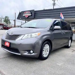 2015 Toyota Sienna XLE 8-Passenger