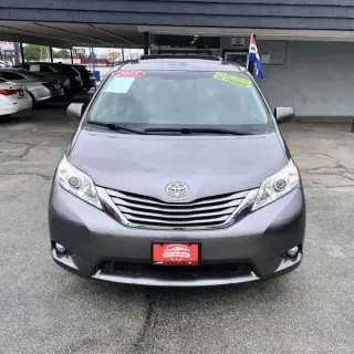 2015 Toyota Sienna XLE 8-Passenger