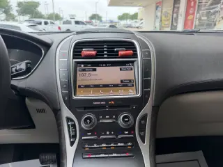 2019 Lincoln Nautilus Select