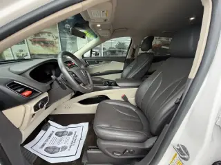 2019 Lincoln Nautilus Select
