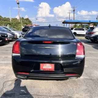 2018 Chrysler 300 Touring