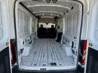 Ford Transit 2023 250 3dr SWB Medium Roof Cargo Van