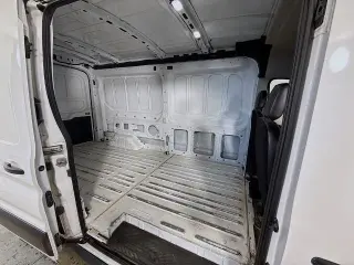 Ford Transit 2023 250 3dr SWB Medium Roof Cargo Van