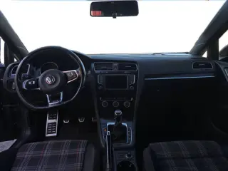 2016 Volkswagen Golf GTI