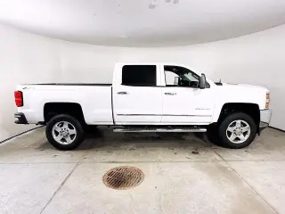 Chevrolet Silverado 2500HD 2015 4x4 LTZ 4dr Crew Cab SB