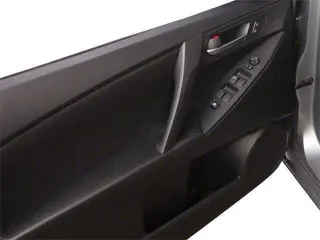 2013 Mazda MAZDA3 i SV