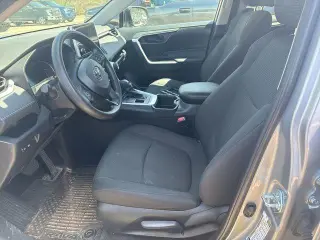 Toyota RAV4 2023 AWD LE 4dr SUV