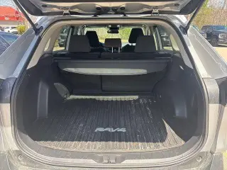 Toyota RAV4 2023 AWD LE 4dr SUV