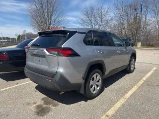 Toyota RAV4 2023 AWD LE 4dr SUV