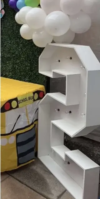 Números con luz de 4 ft en ren
