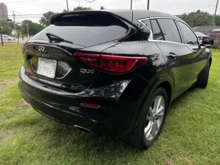 2017 Infiniti QX30 Sport