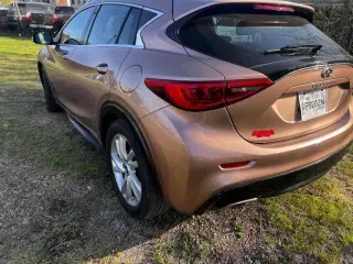 2017 Infiniti QX30 Premium