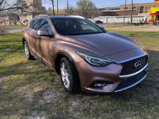 2017 Infiniti QX30 Premium
