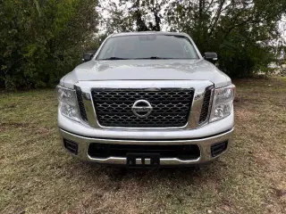 2017 Nissan Titan