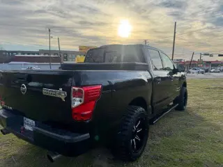 2017 Nissan Titan