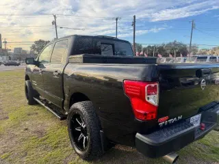 2017 Nissan Titan