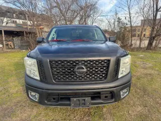 2017 Nissan Titan