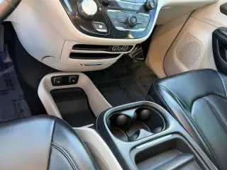 Chrysler Voyager 2021 LXi 4dr Mini-Van