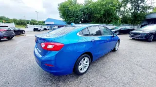 2017 Chevrolet Cruze LT Auto