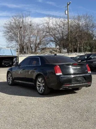 2019 Chrysler 300 Touring