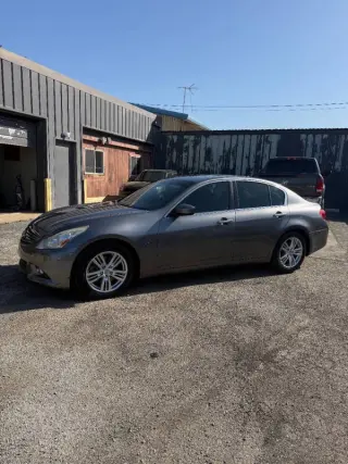 2015 Infiniti Q40