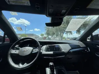 2022 Cadillac XT4 Premium Luxury
