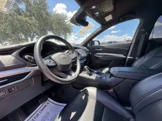 2022 Cadillac XT4 Premium Luxury