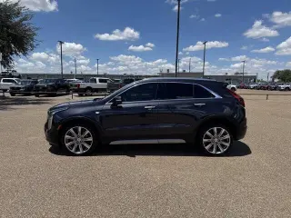 2022 Cadillac XT4 Premium Luxury