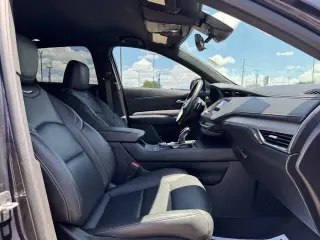 2022 Cadillac XT4 Premium Luxury