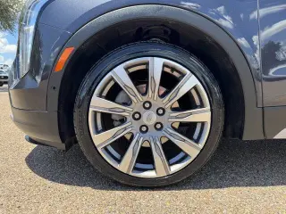 2022 Cadillac XT4 Premium Luxury