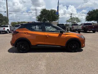 2021 Nissan Kicks SR