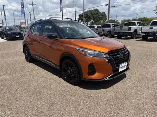 2021 Nissan Kicks SR
