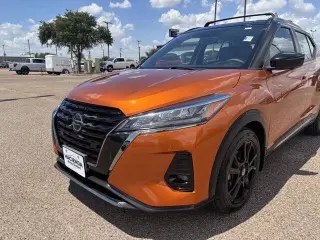 2021 Nissan Kicks SR