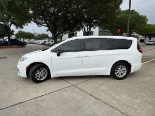 Chrysler Pacifica 2025 Select 4dr Mini-Van
