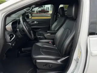 Chrysler Pacifica 2025 Select 4dr Mini-Van