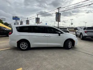Chrysler Pacifica 2025 Select 4dr Mini-Van