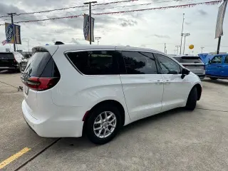 Chrysler Pacifica 2025 Select 4dr Mini-Van