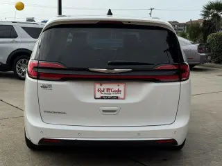 Chrysler Pacifica 2025 Select 4dr Mini-Van