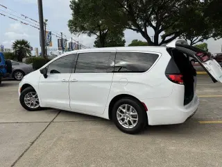 Chrysler Pacifica 2025 Select 4dr Mini-Van
