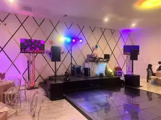 A DJ/VJ