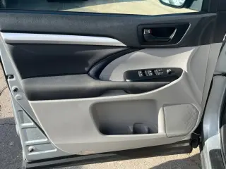 Toyota Highlander 2019 LE 4dr SUV (3.5L V6)