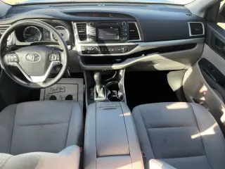 Toyota Highlander 2019 LE 4dr SUV (3.5L V6)