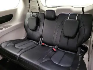 Chrysler Pacifica 2024 Touring L 4 puertas Miniván