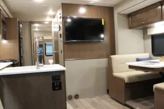 2020 Winnebago Intent 28y