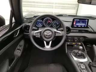 Mazda MX-5 Miata RF 2021 Club 2dr Convertible 6A