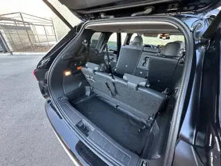 2023 Mitsubishi Outlander PHEV SE